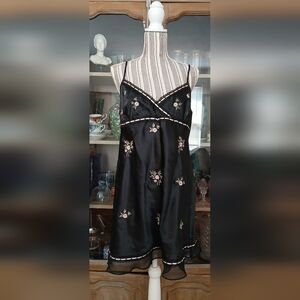 Taylor Morgan Intimates floral slip - m
